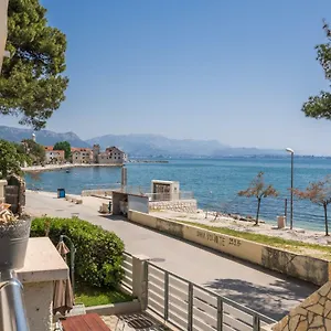  Apartament Beachfront Gabine